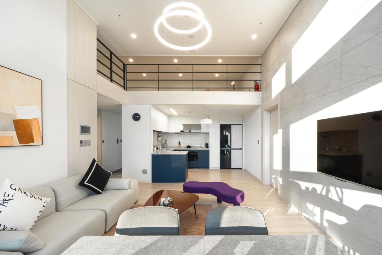 Le Collective Yeosu Apartment Bagian luar foto