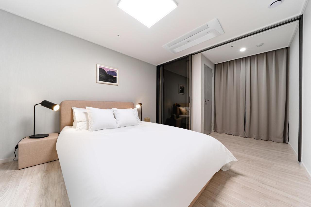 Le Collective Yeosu Apartment Bagian luar foto
