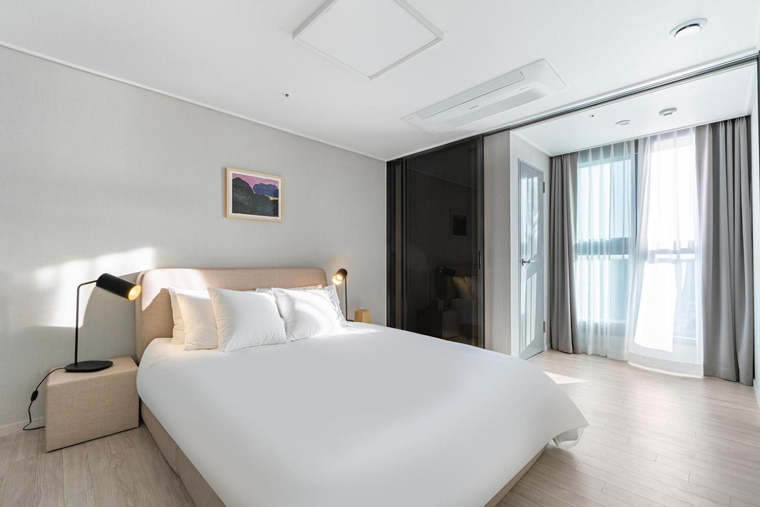 Le Collective Yeosu Apartment Bagian luar foto