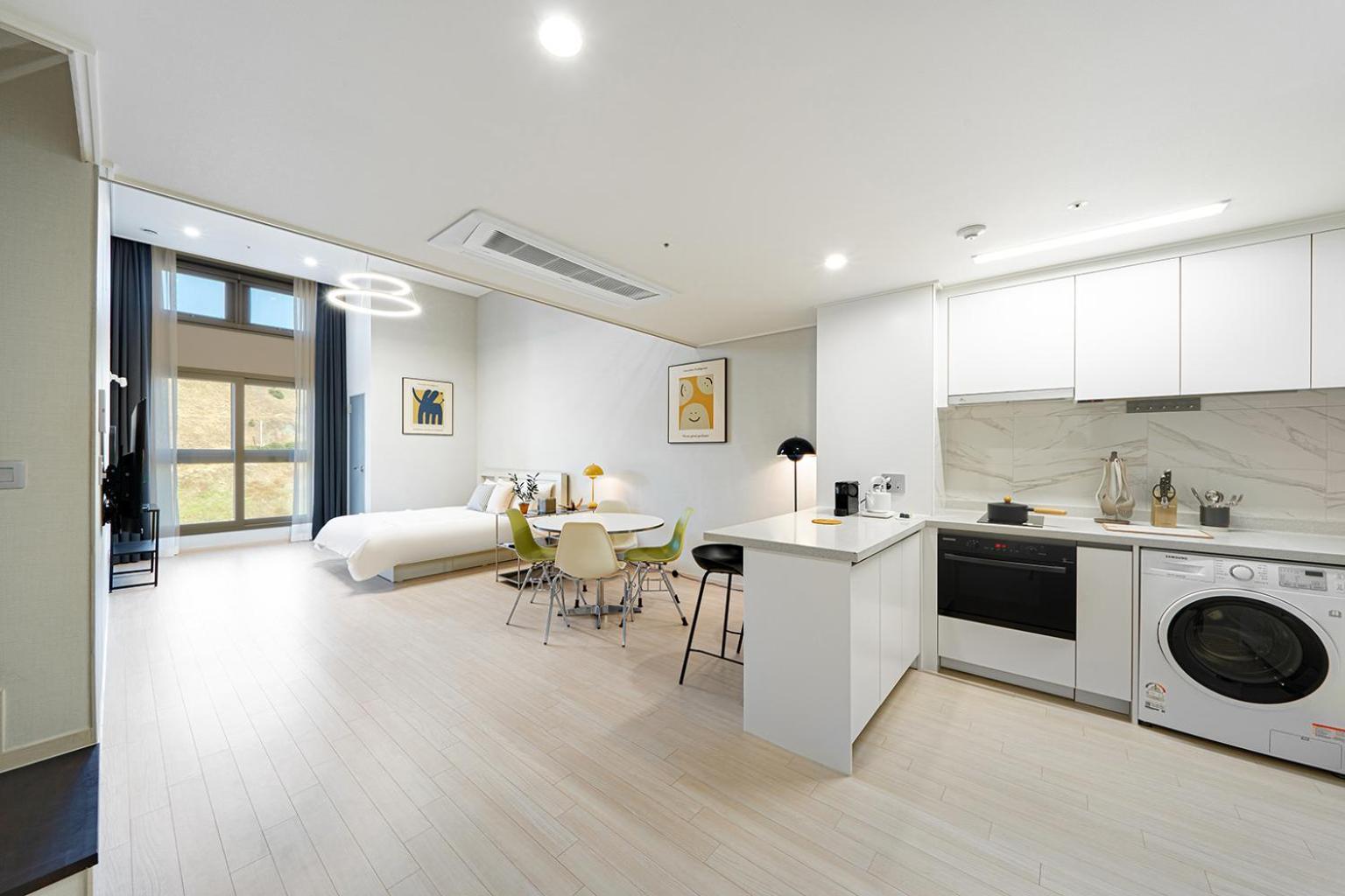 Le Collective Yeosu Apartment Bagian luar foto
